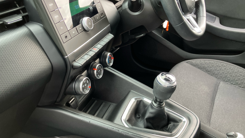 Renault Clio 1.0 TCe 100 Play 5dr Petrol Hatchback